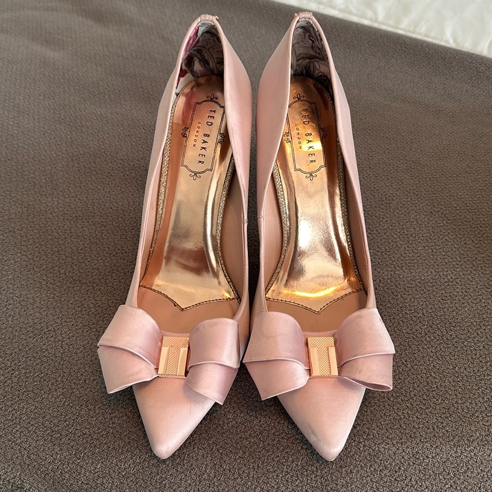 Ted Baker Skalett light pink heels
